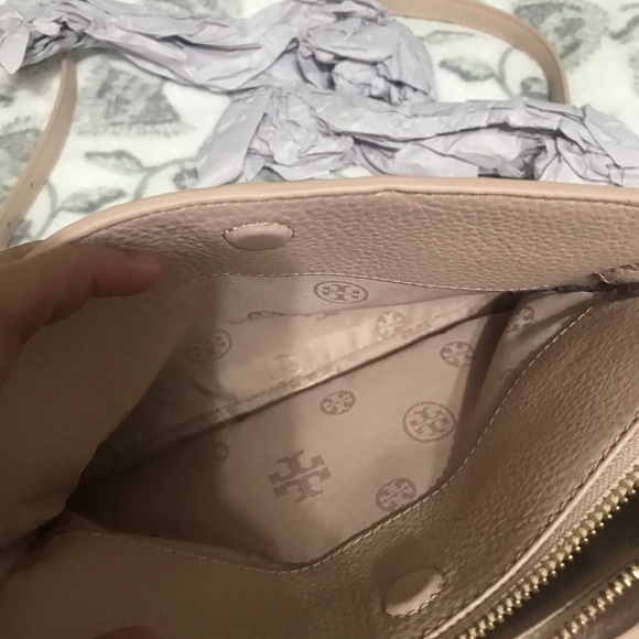 Tory Burch crossbody - Picture 6 of 8